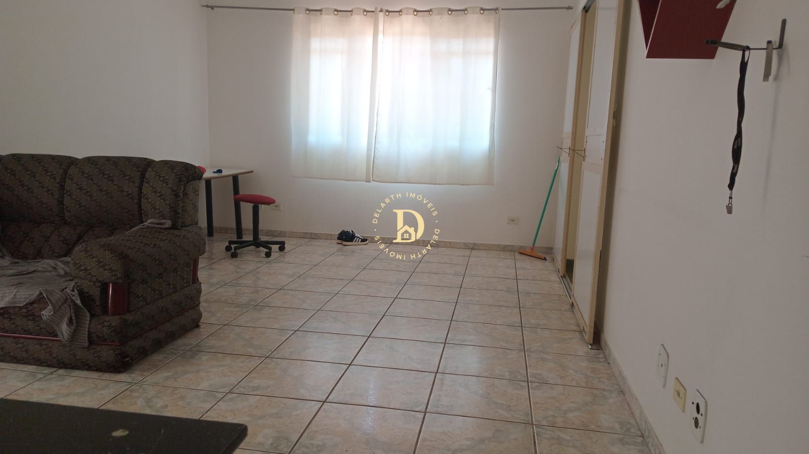 Casa à venda com 3 quartos, 107m² - Foto 1