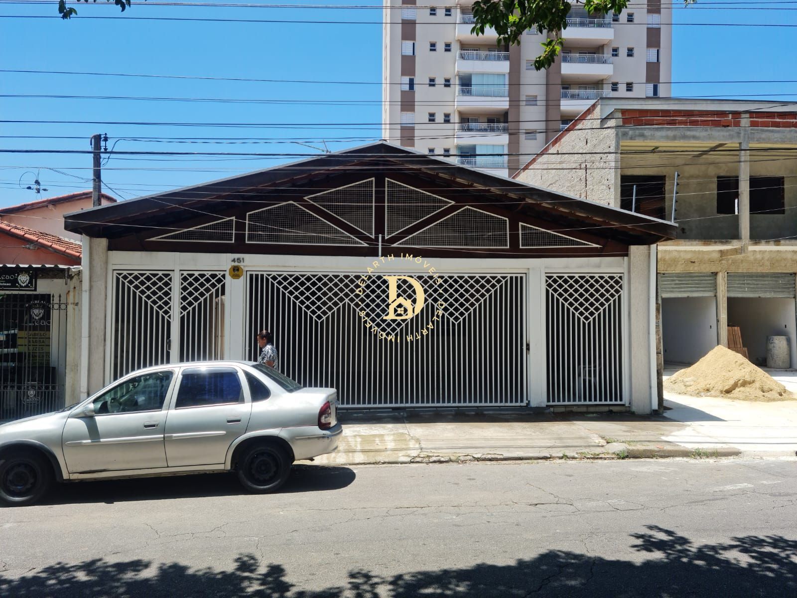 Casa à venda e aluguel com 3 quartos, 151m² - Foto 1