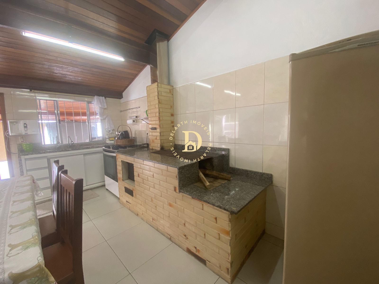 Casa à venda com 3 quartos, 83m² - Foto 2