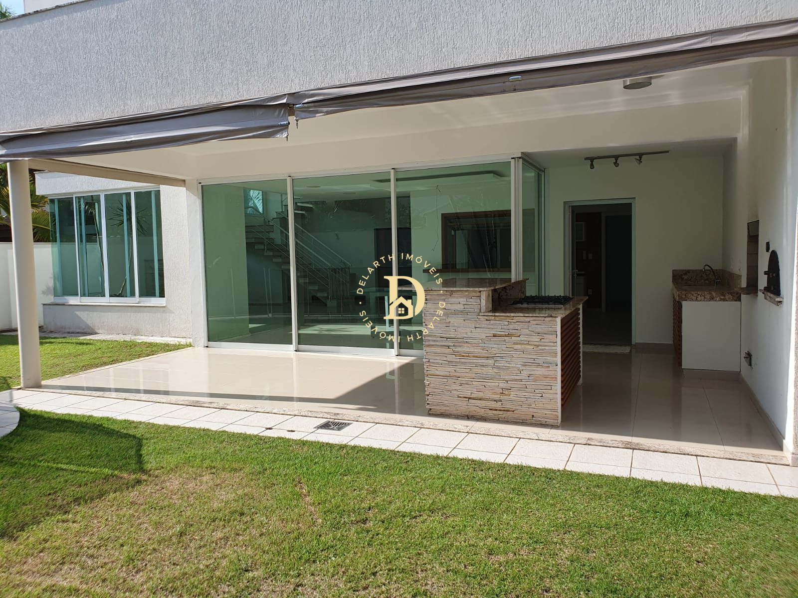 Casa de Condomínio à venda e aluguel com 5 quartos, 330m² - Foto 31