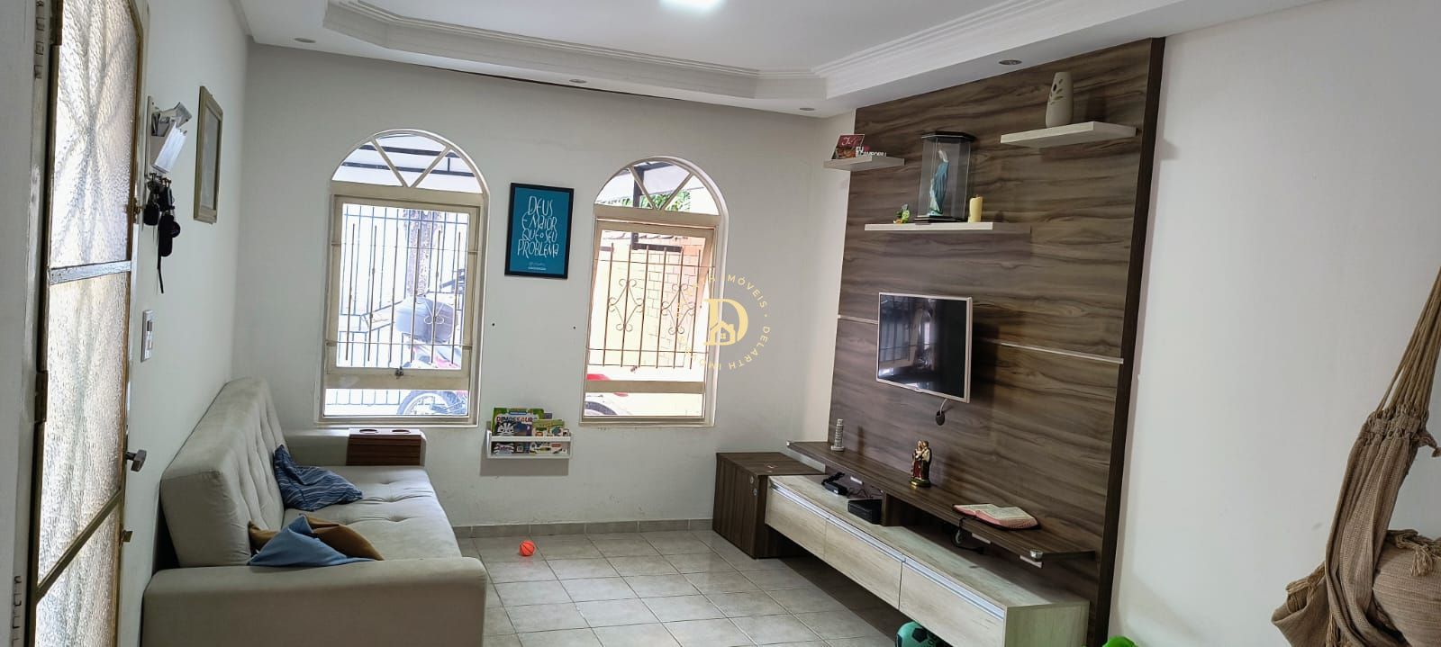 Casa à venda com 4 quartos, 134m² - Foto 1