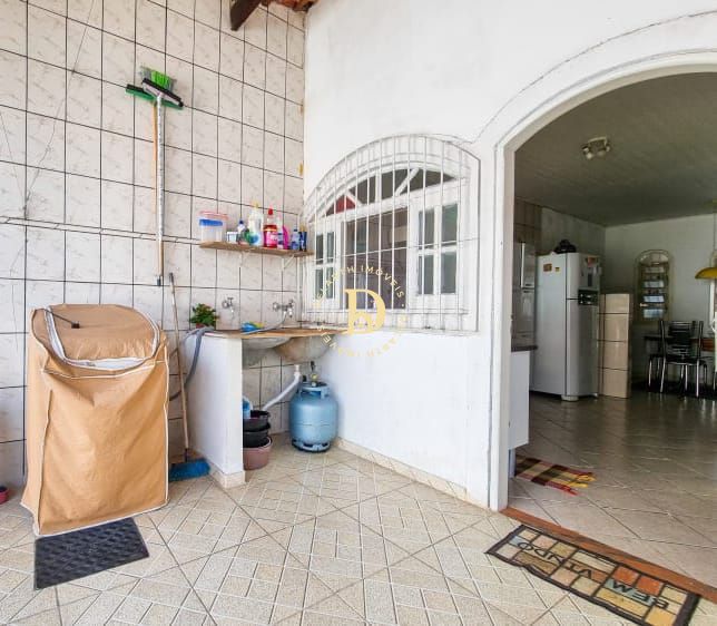 Casa à venda com 3 quartos, 110m² - Foto 11