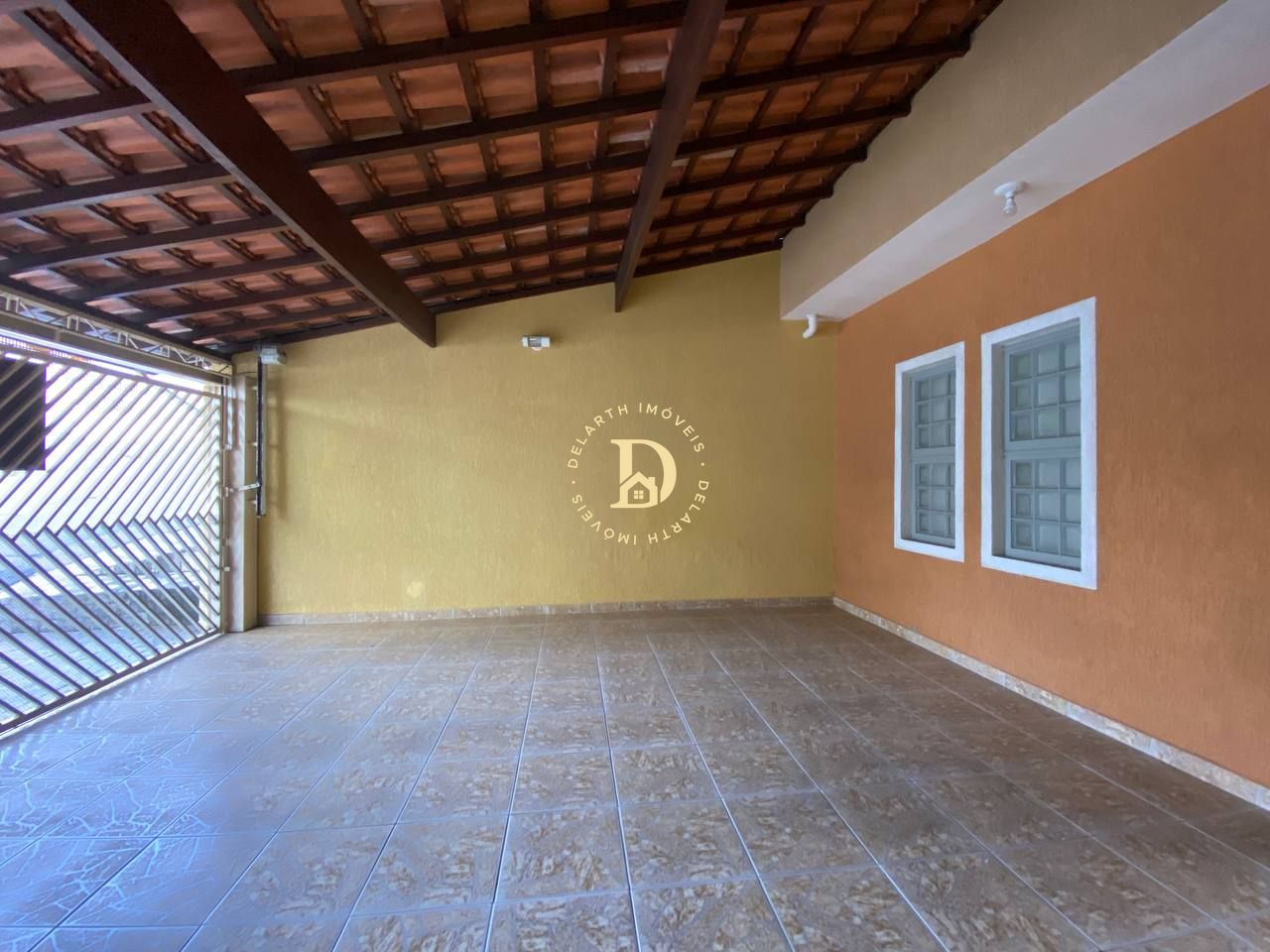 Casa à venda com 3 quartos, 150m² - Foto 1