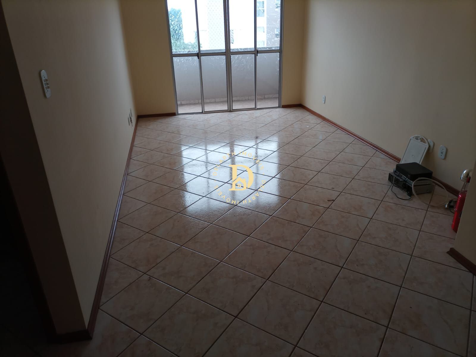 Apartamento à venda com 2 quartos, 70m² - Foto 1