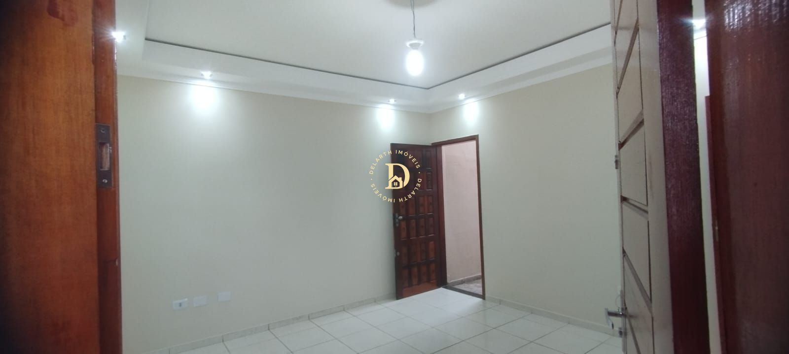 Casa à venda com 2 quartos, 70m² - Foto 3