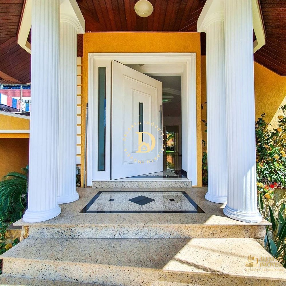 Casa à venda com 4 quartos, 636m² - Foto 2