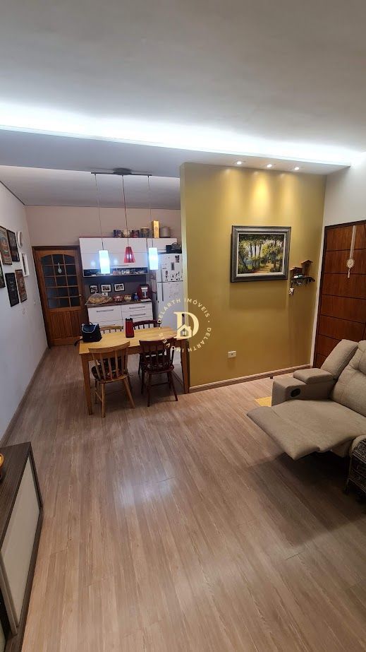 Casa à venda com 3 quartos, 90m² - Foto 1