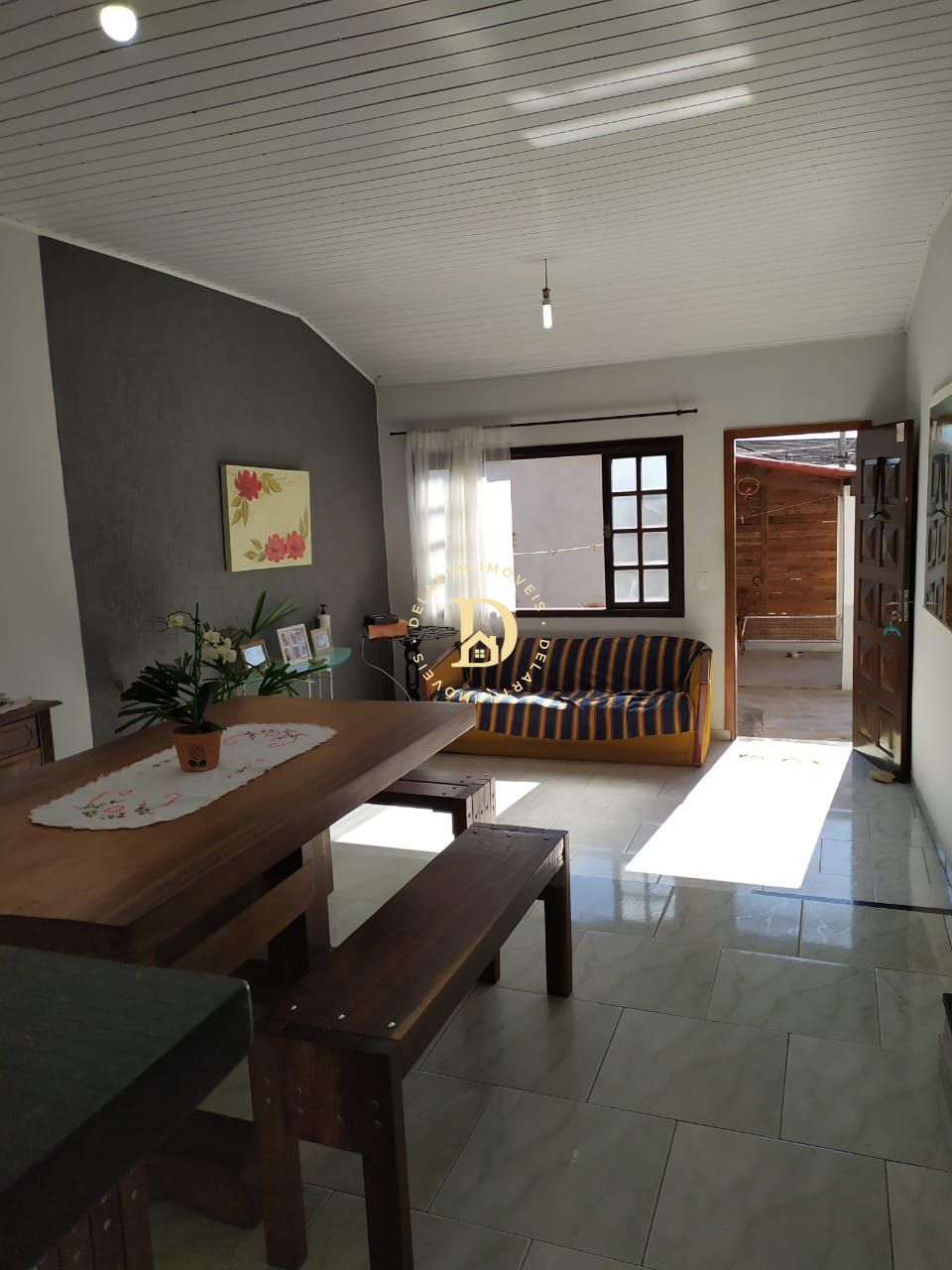 Casa à venda com 3 quartos, 148m² - Foto 2