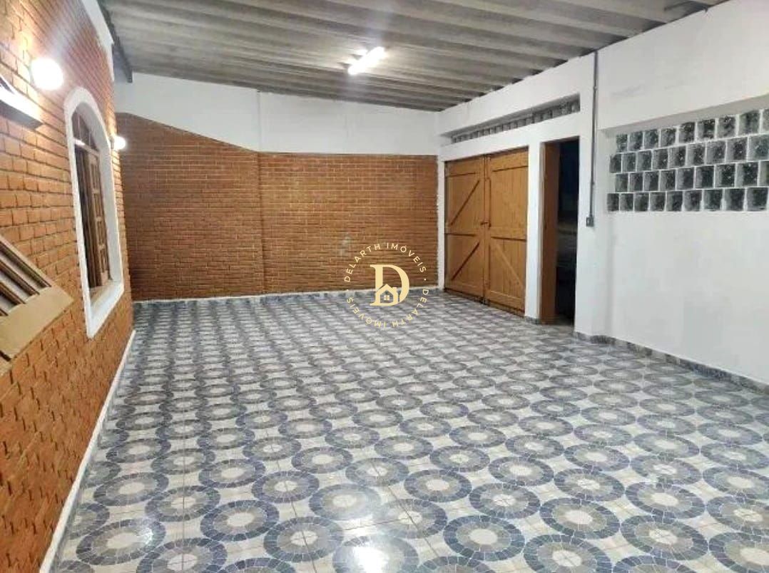 Casa à venda com 2 quartos, 170m² - Foto 1