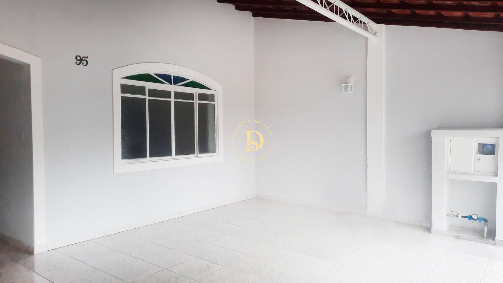 Casa à venda e aluguel com 3 quartos, 120m² - Foto 1