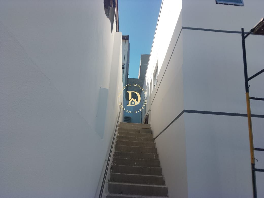 Casa à venda com 2 quartos, 60m² - Foto 5