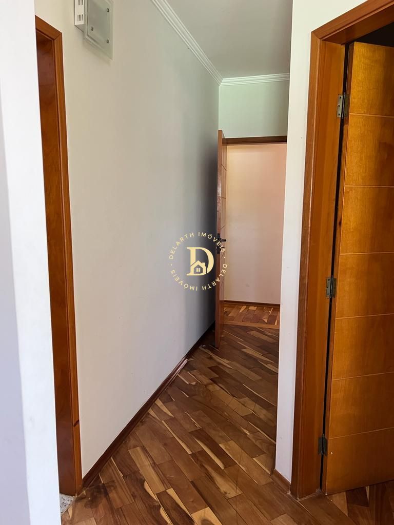 Casa à venda com 6 quartos, 245m² - Foto 10