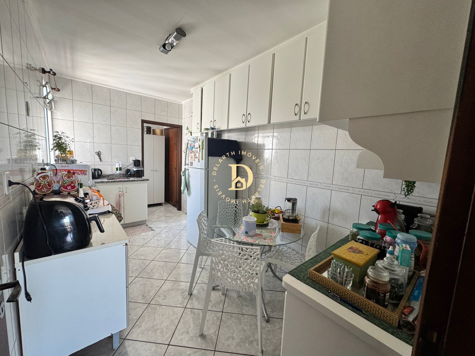 Apartamento à venda com 2 quartos, 67m² - Foto 4