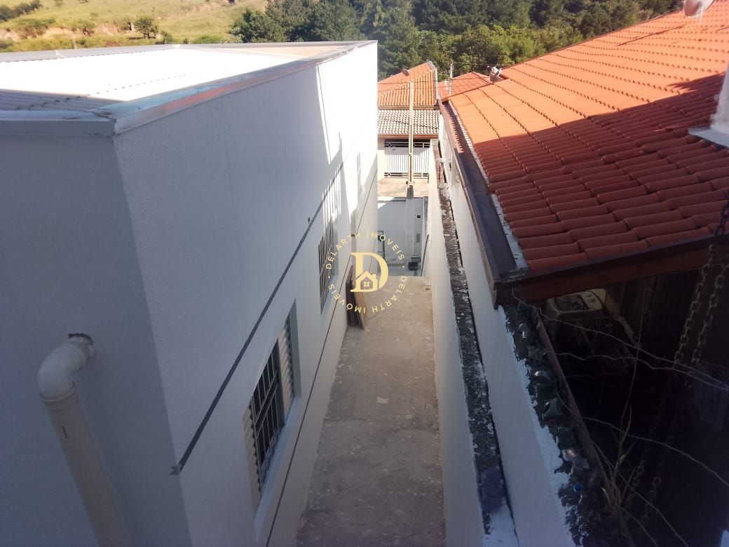 Casa à venda com 2 quartos, 60m² - Foto 3