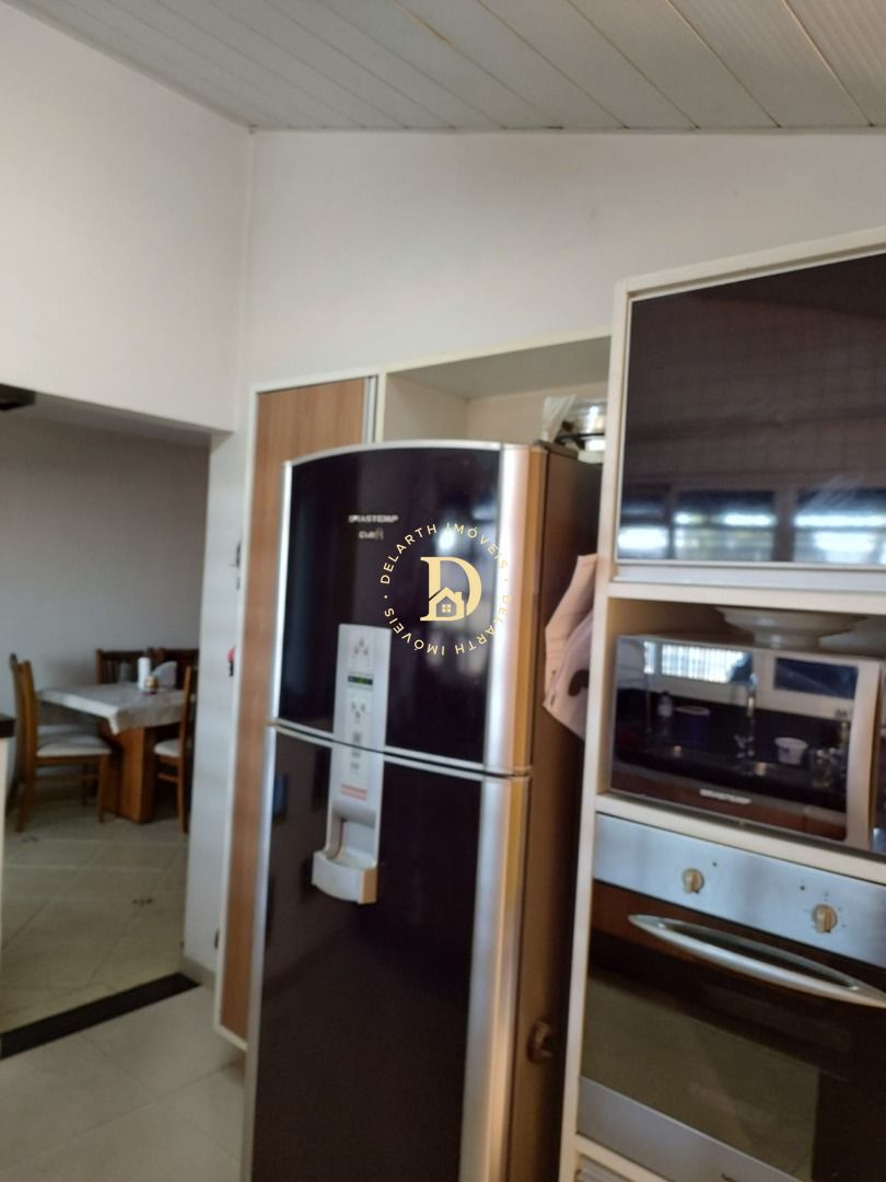Casa à venda com 3 quartos, 160m² - Foto 4