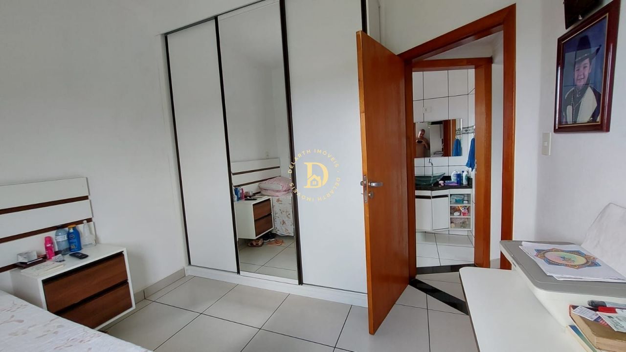 Casa à venda com 4 quartos, 209m² - Foto 14