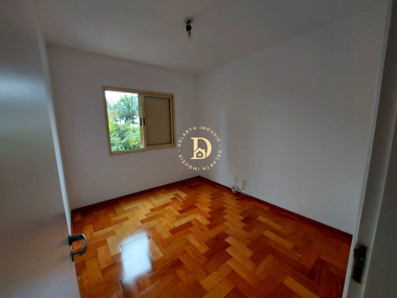 Apartamento à venda com 4 quartos, 132m² - Foto 2