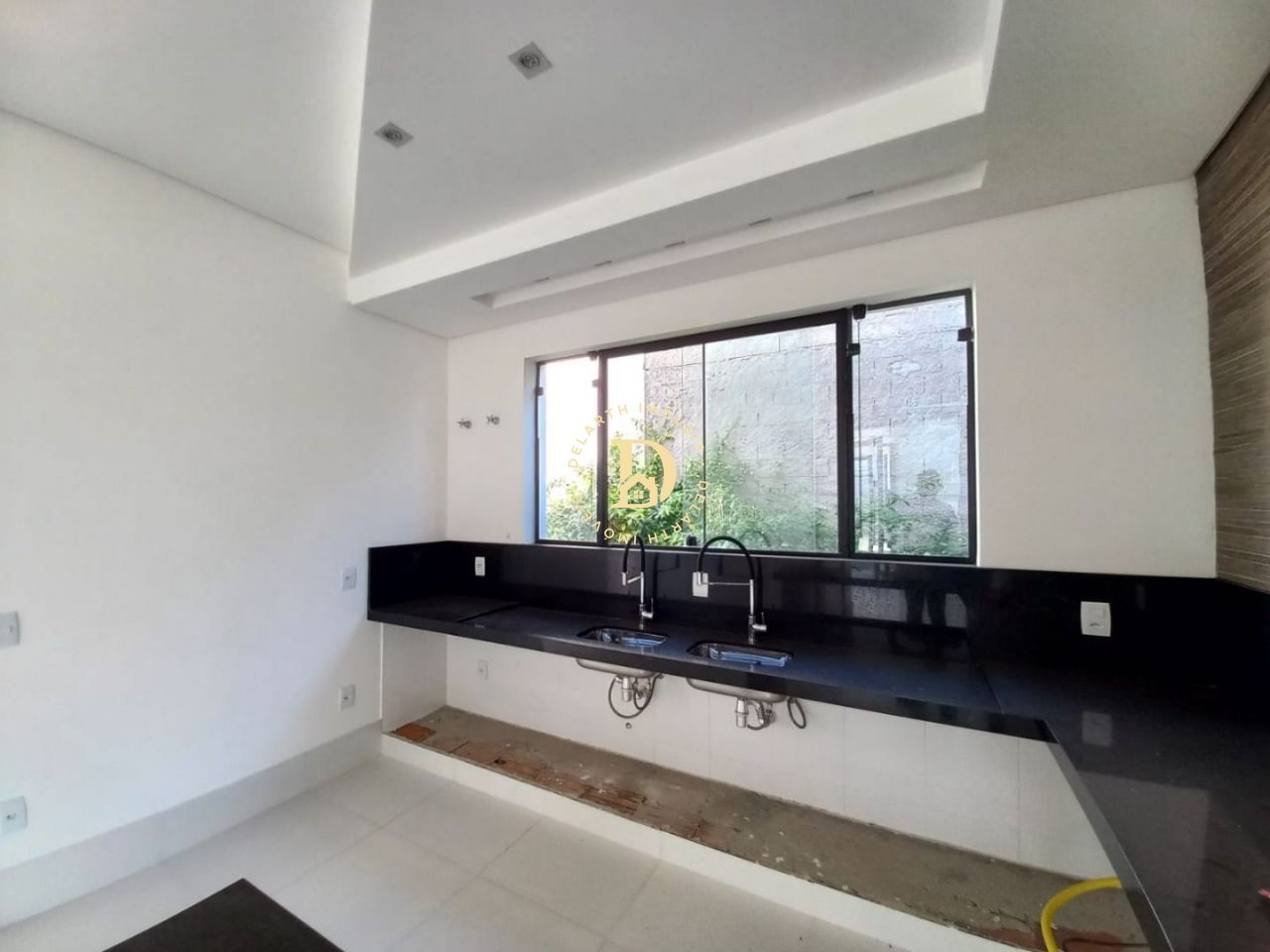 Casa à venda com 3 quartos, 320m² - Foto 6