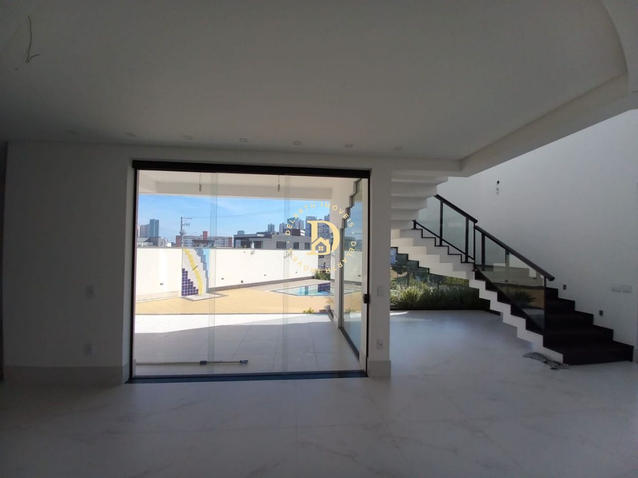 Casa à venda com 3 quartos, 320m² - Foto 8