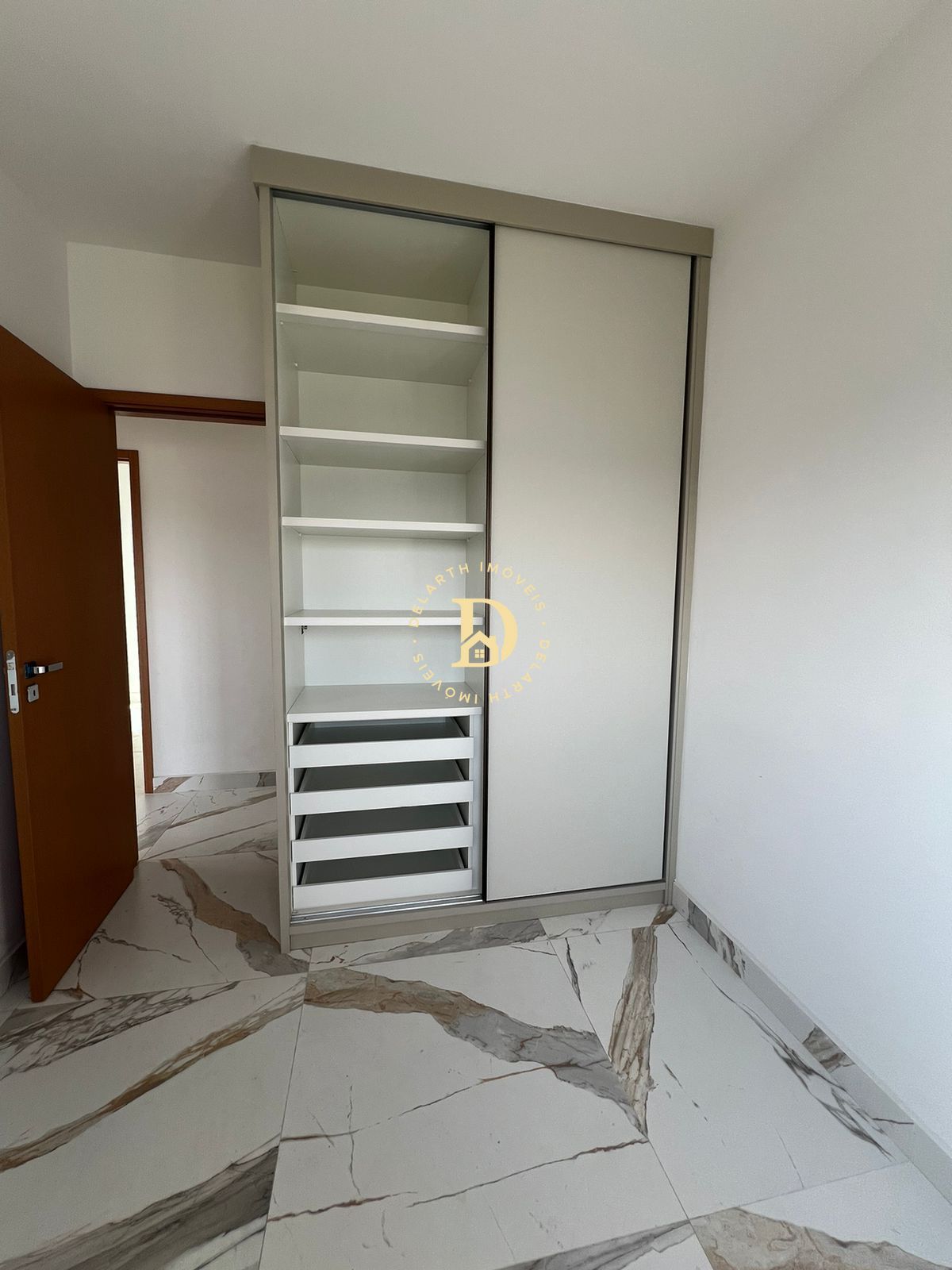 Apartamento para alugar com 2 quartos, 60m² - Foto 4