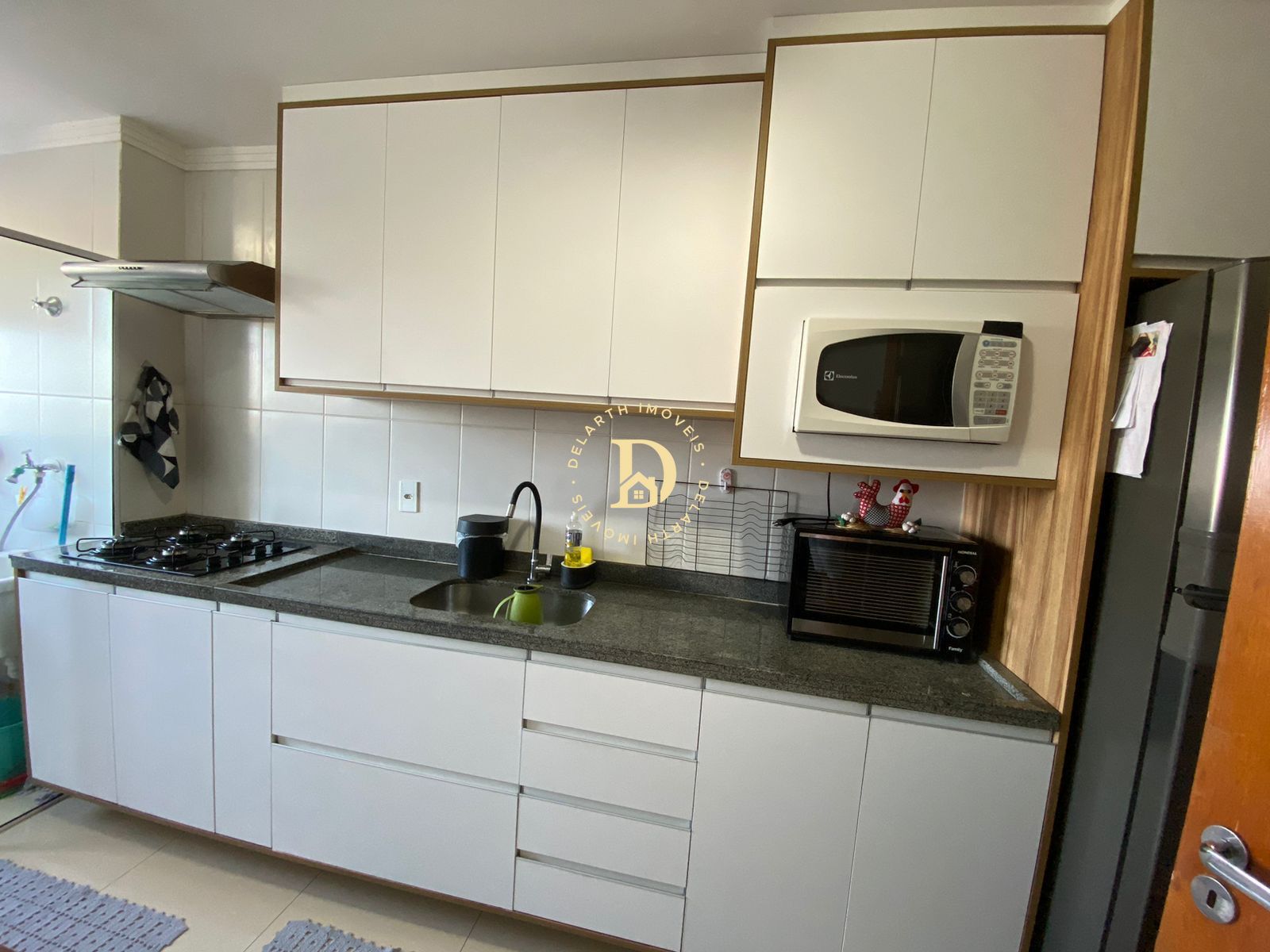 Apartamento à venda com 2 quartos, 64m² - Foto 3