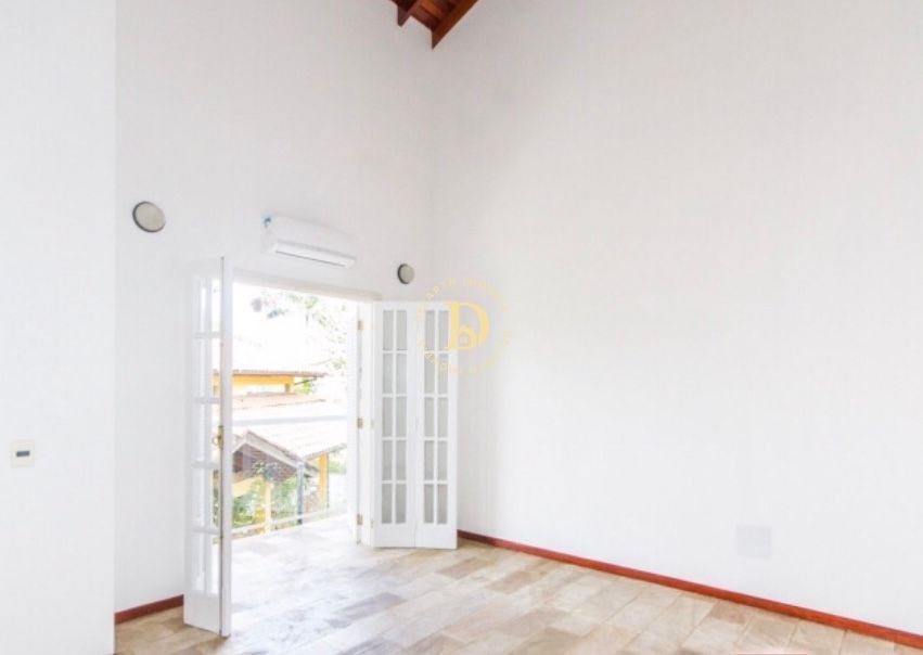 Casa de Condomínio à venda com 5 quartos, 350m² - Foto 9