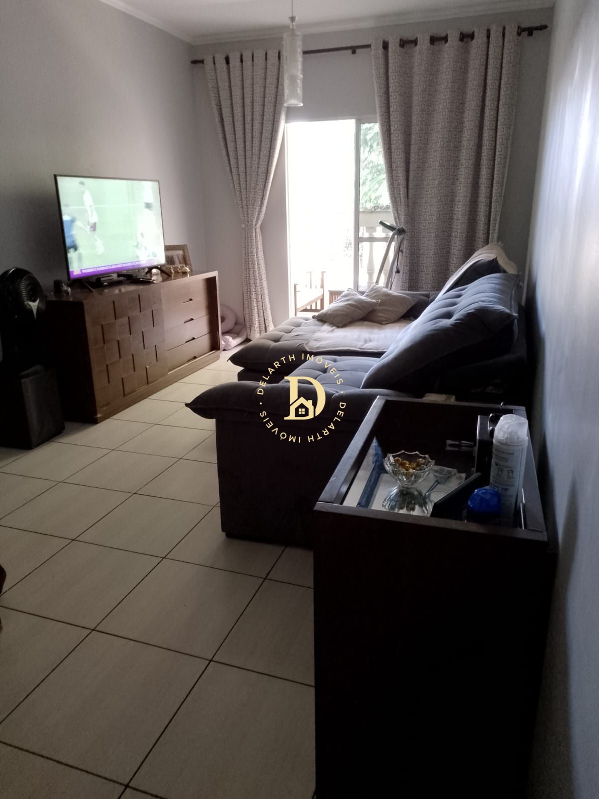 Apartamento à venda com 2 quartos, 70m² - Foto 2