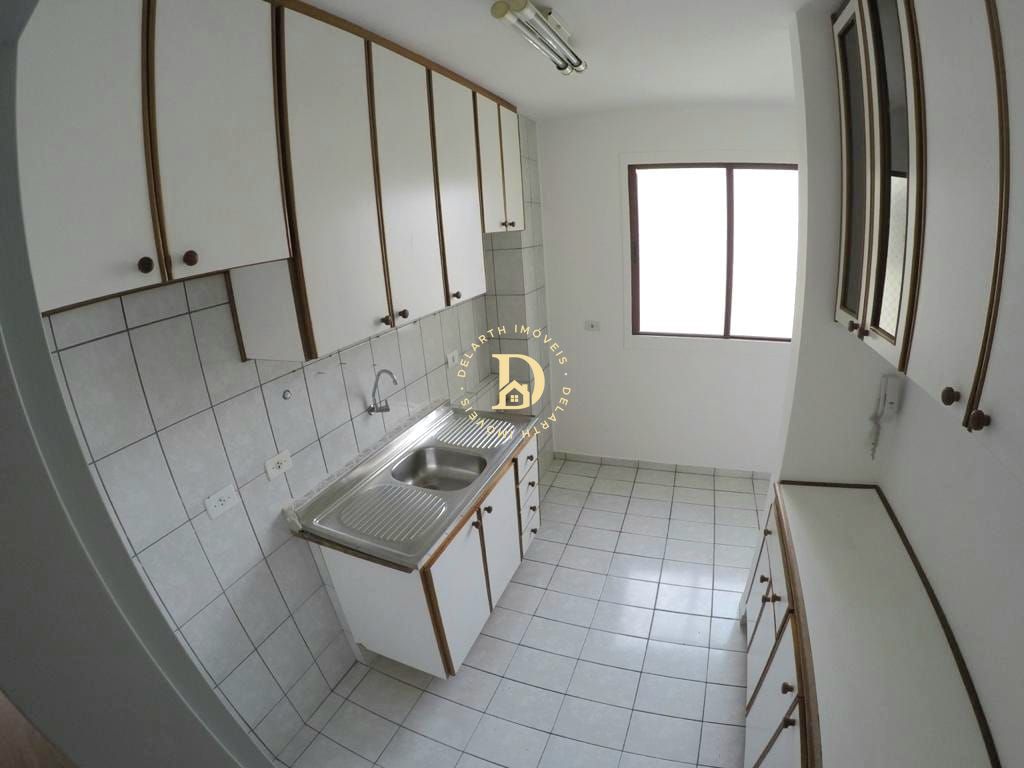Apartamento à venda com 3 quartos, 74m² - Foto 2