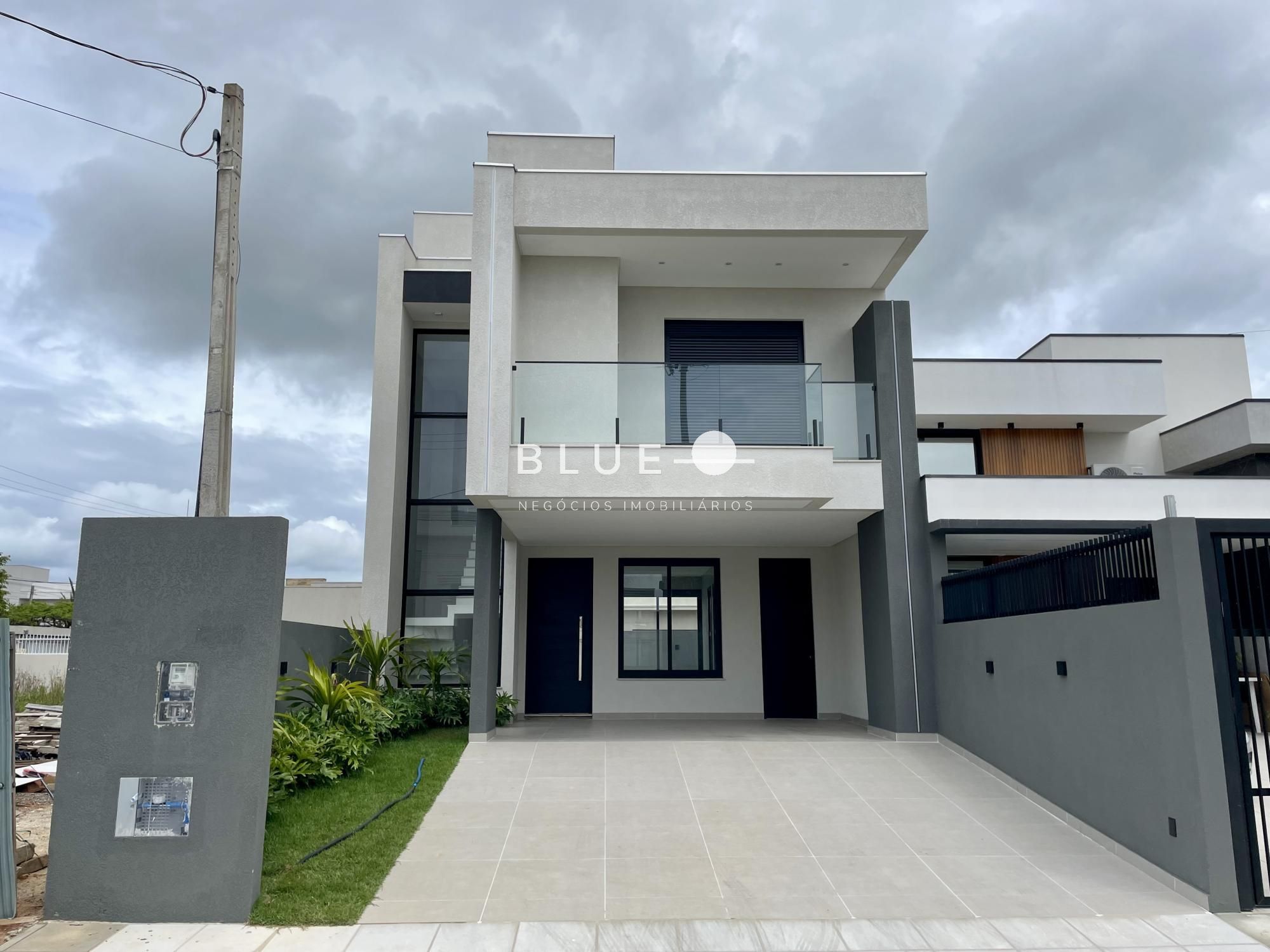 Sobrado à venda  no Morada das Palmeiras - Torres, RS. Imóveis