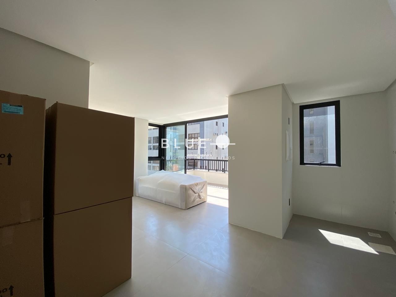 Apartamento à venda com 2 quartos, 64m² - Foto 206