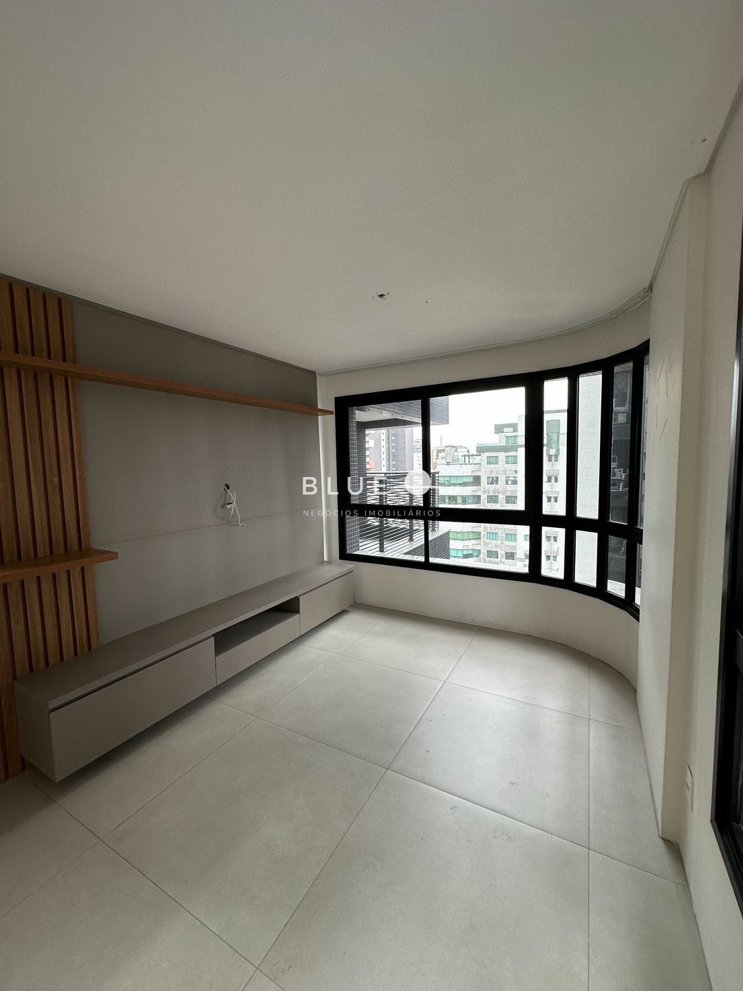 Apartamento à venda com 2 quartos, 78m² - Foto 25