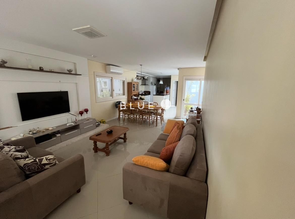 Casa com 3 Dormitórios à venda, 200 m² por R$ 1.700.000,00 Casa com 3 Dormitórios à venda, 200 m² por R$ 1.700.000,00