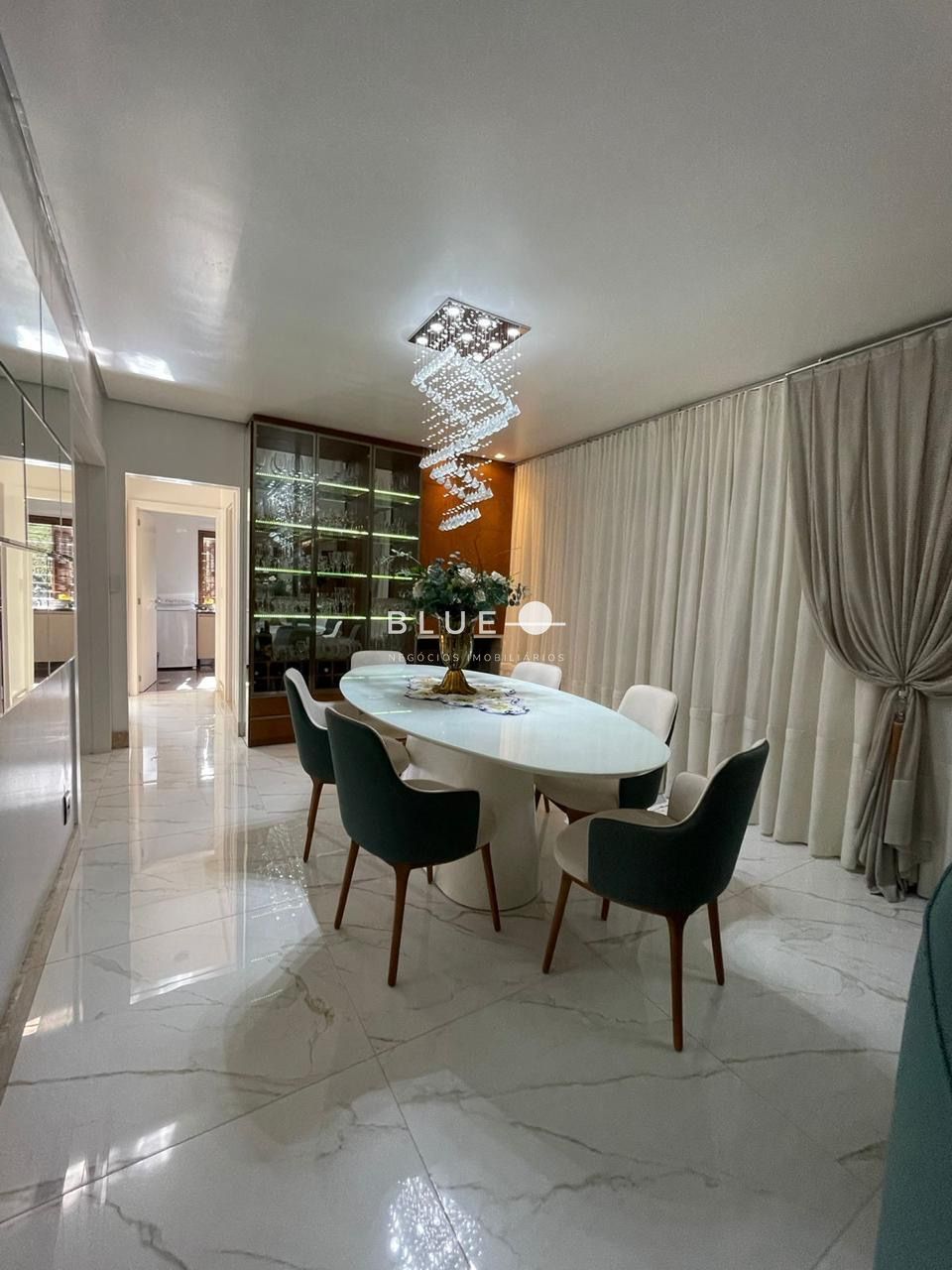 Casa com 4 Dormitórios à venda, 265 m² por R$ 1.525.000,00 Casa com 4 Dormitórios à venda, 265 m² por R$ 1.525.000,00