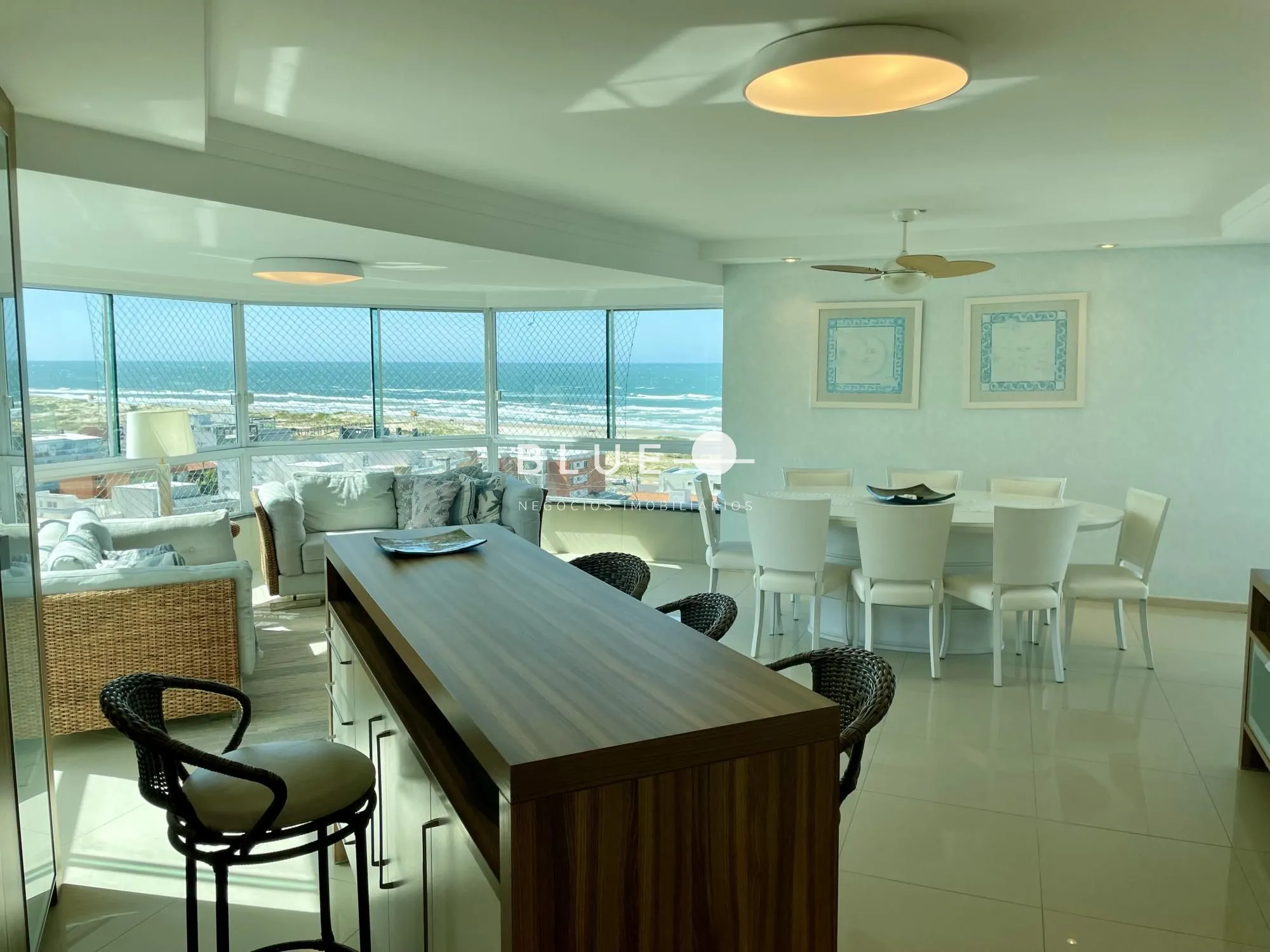 Apartamento com 04 suítes na Praia Grande em Torres RS