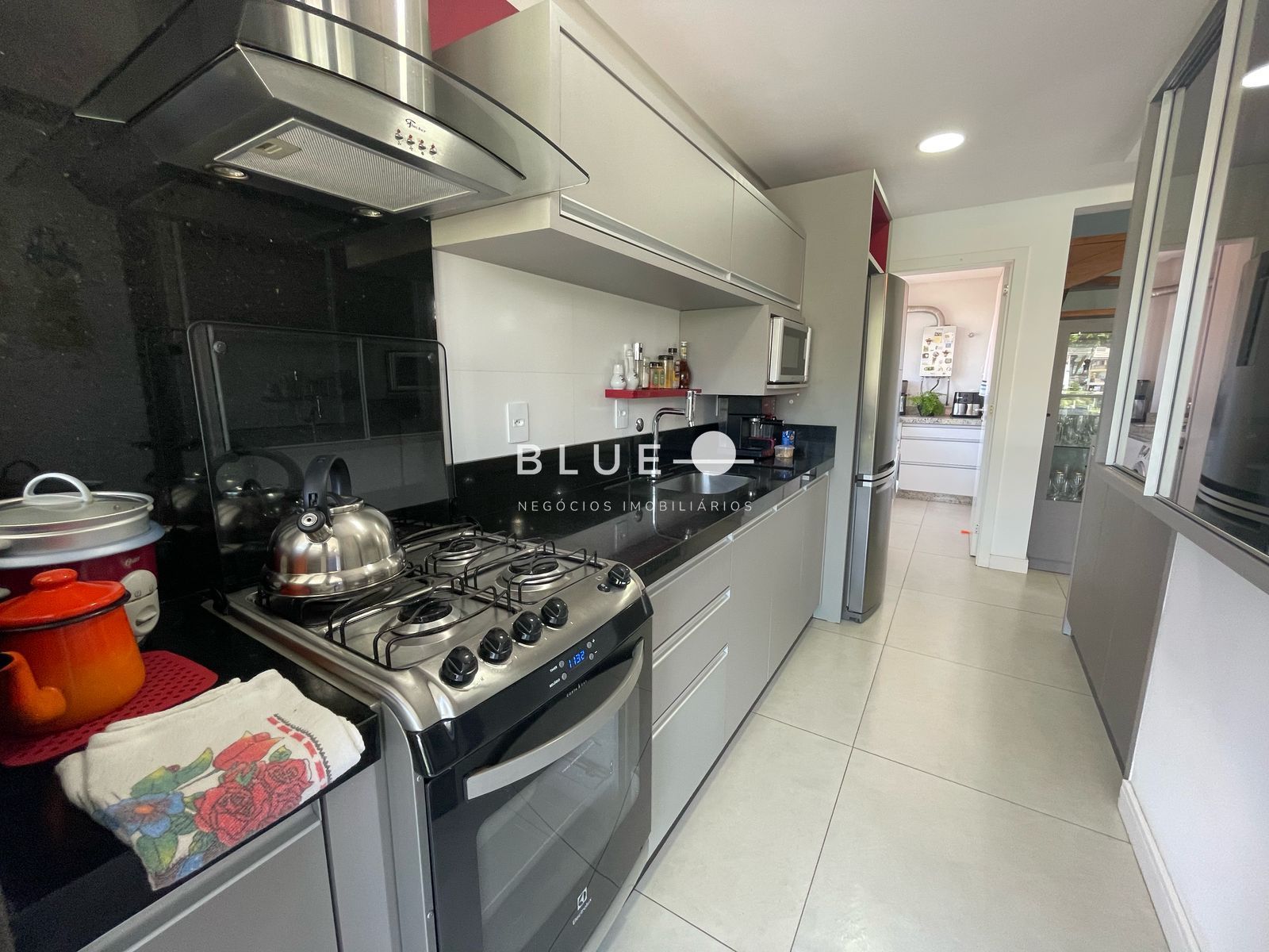 Apartamento à venda com 3 quartos, 180m² - Foto 11
