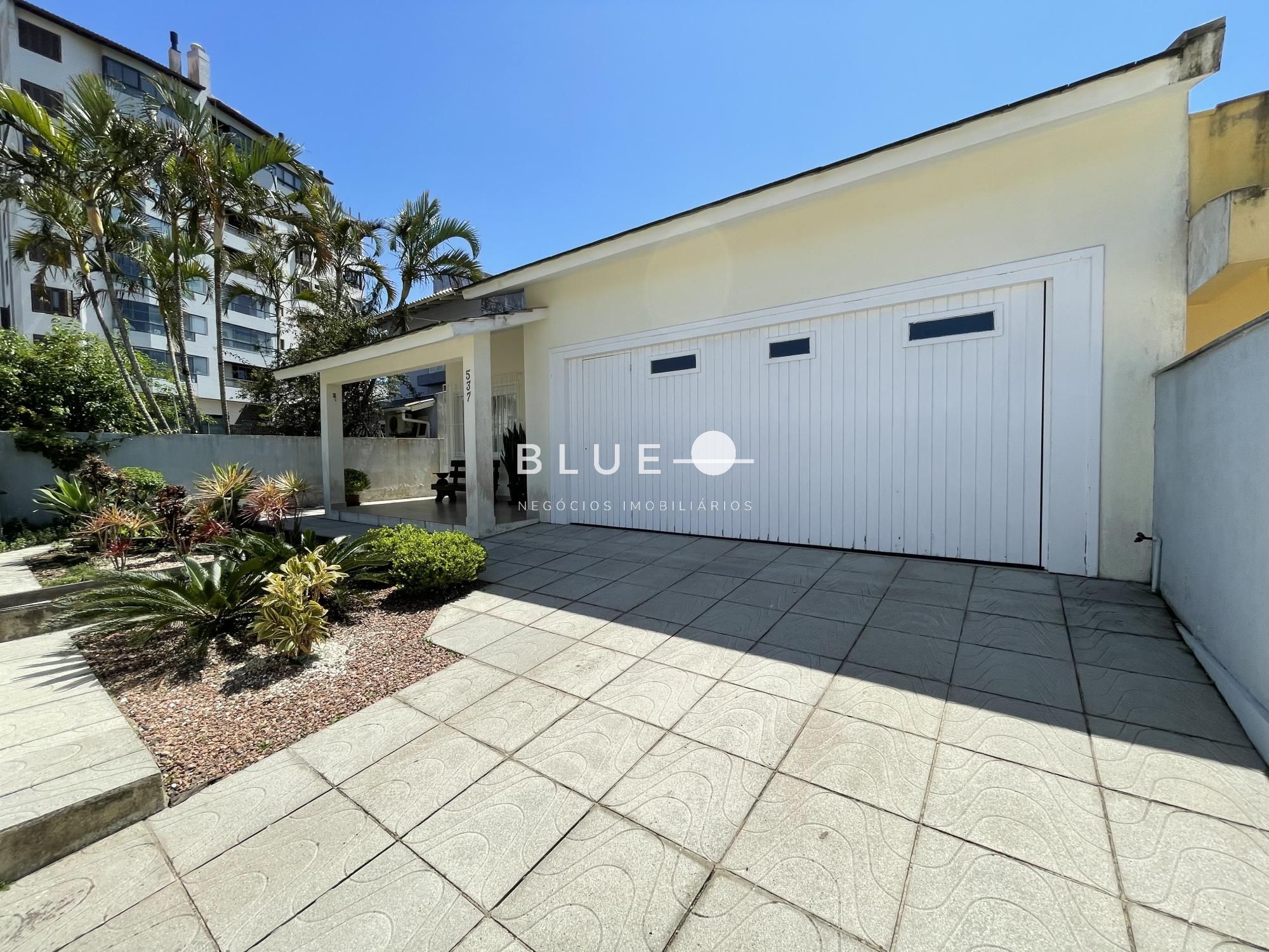 Casa com 3 Dormitórios à venda, 200 m² por R$ 1.700.000,00 Casa com 3 Dormitórios à venda, 200 m² por R$ 1.700.000,00