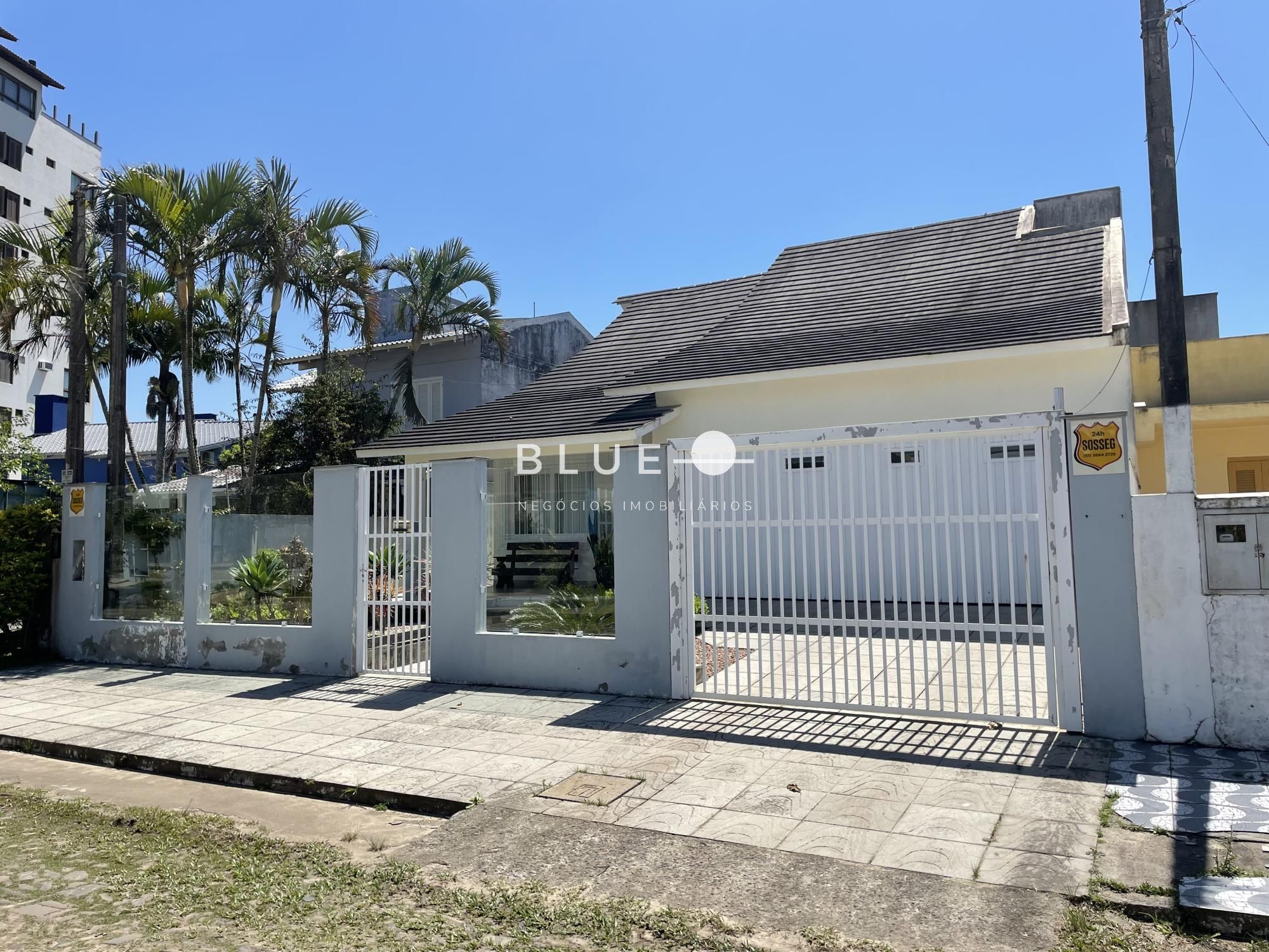 Casa com 3 Dormitórios à venda, 200 m² por R$ 1.700.000,00 Casa com 3 Dormitórios à venda, 200 m² por R$ 1.700.000,00