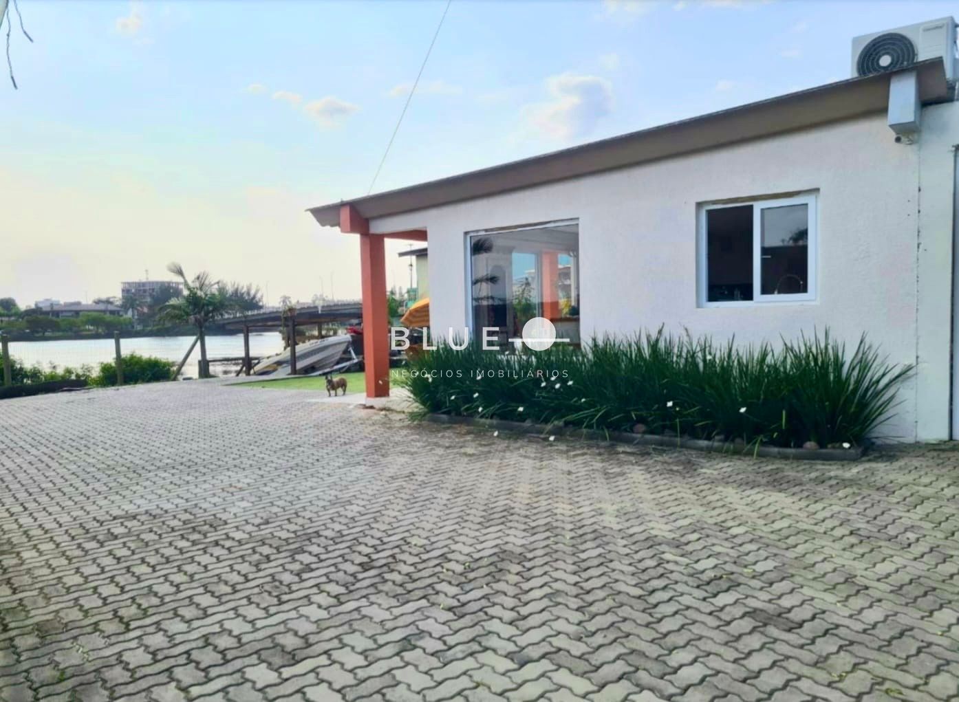 Casa com 4 Dormitórios à venda, 150 m² por R$ 1.380.000,00 Casa com 4 Dormitórios à venda, 150 m² por R$ 1.380.000,00