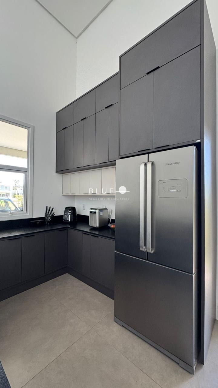 Casa de Condomínio à venda com 3 quartos, 226m² - Foto 22