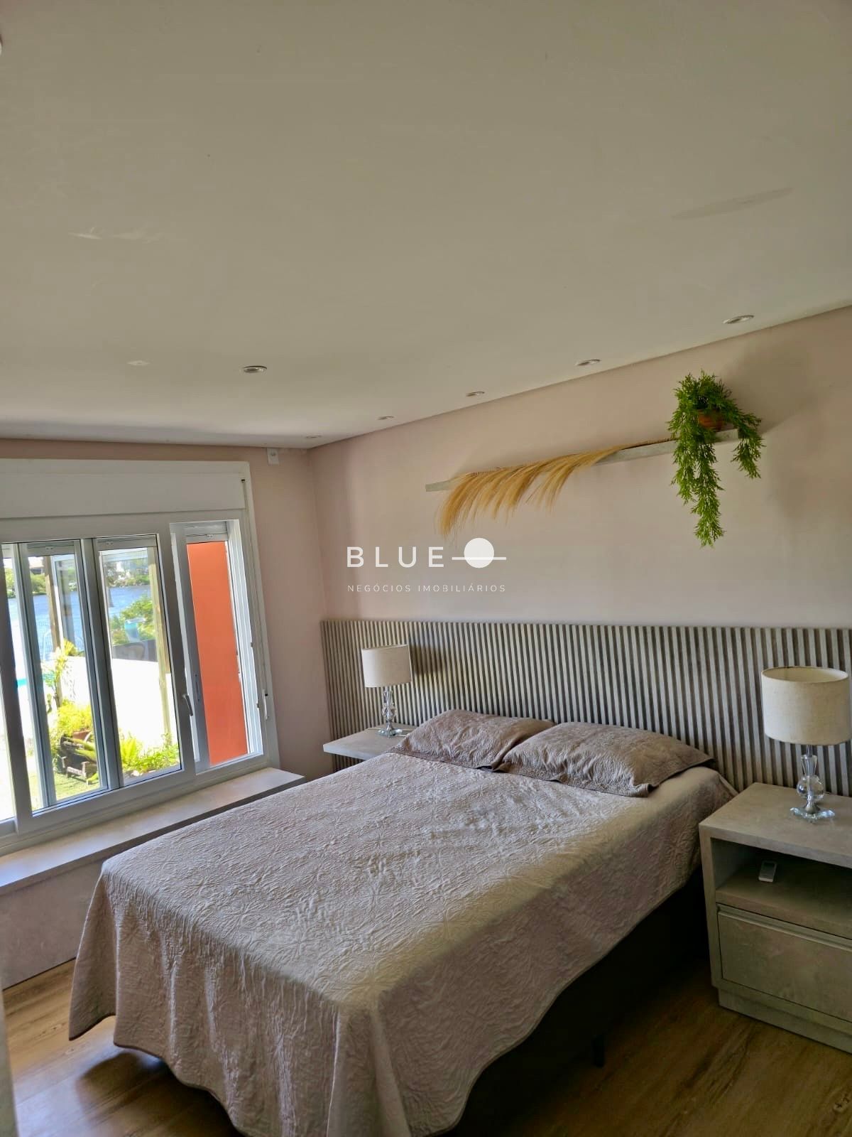 Casa com 4 Dormitórios à venda, 150 m² por R$ 1.380.000,00 Casa com 4 Dormitórios à venda, 150 m² por R$ 1.380.000,00