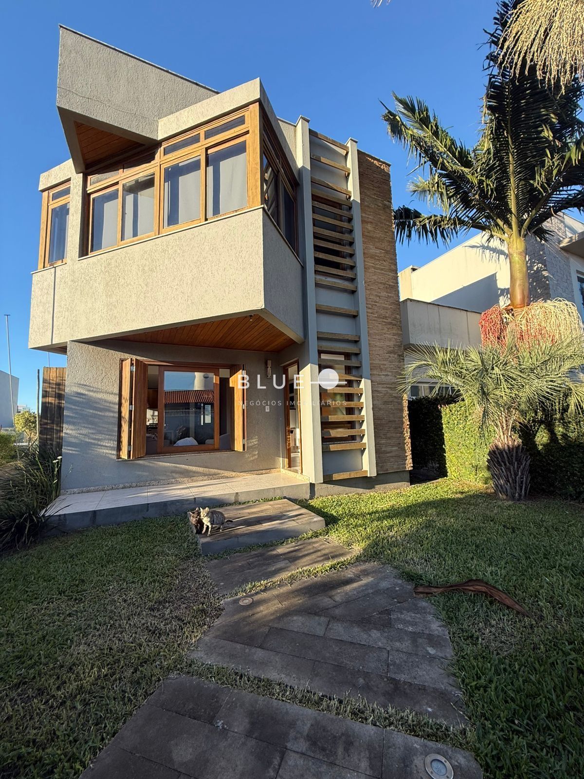 Casa, 4 quartos, 230 m² - Foto 1