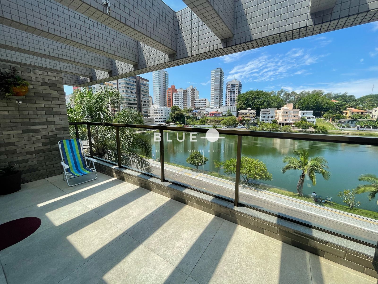 Apartamento à venda com 3 quartos, 180m² - Foto 32
