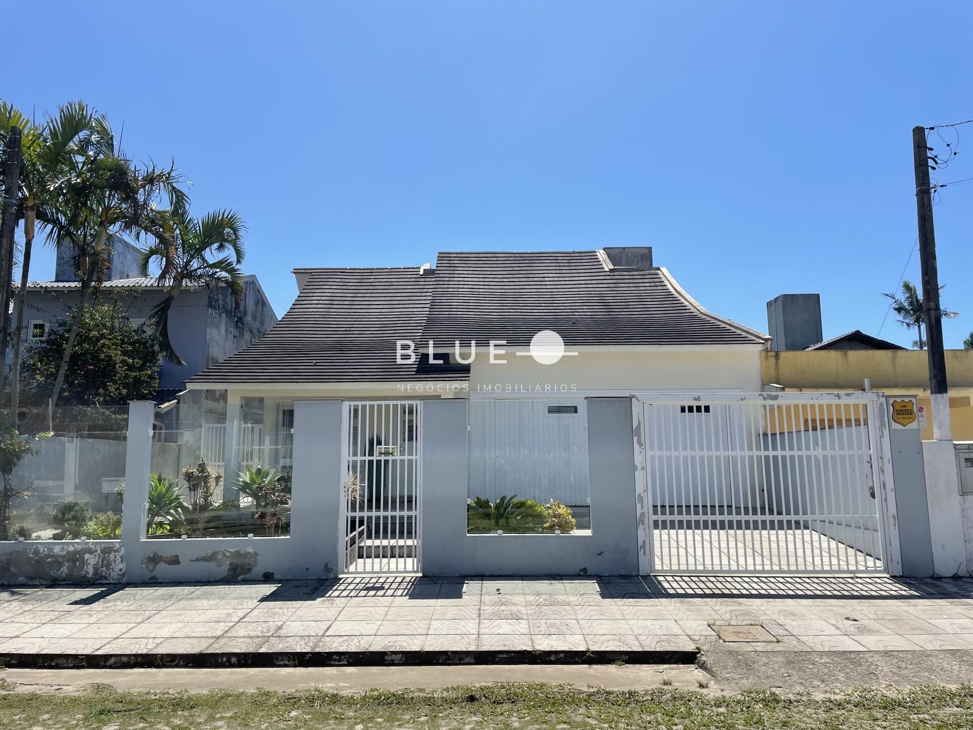 Casa à venda  no Praia da Cal - Torres, RS. Imóveis
