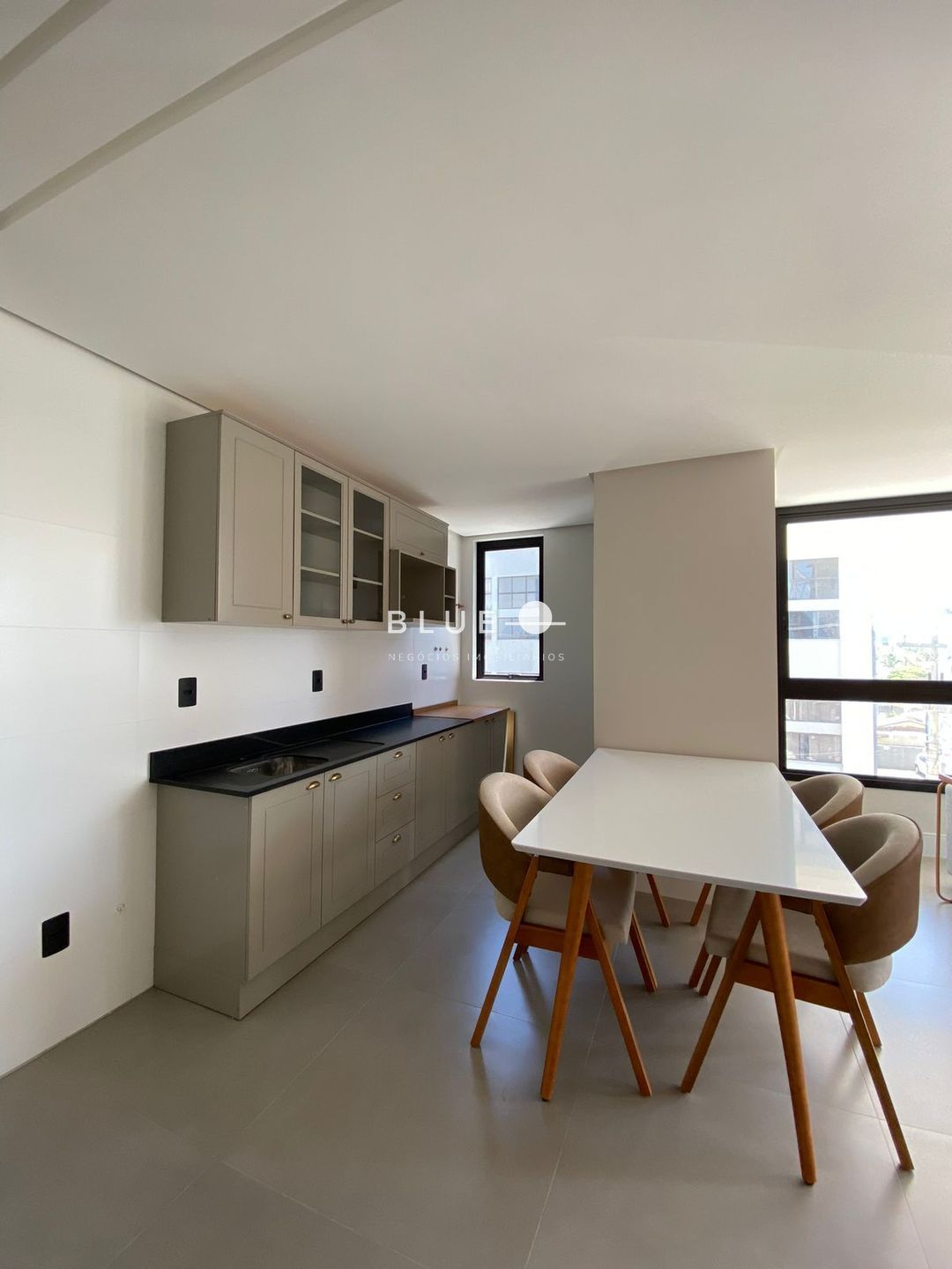 Apartamento à venda com 2 quartos, 64m² - Foto 137