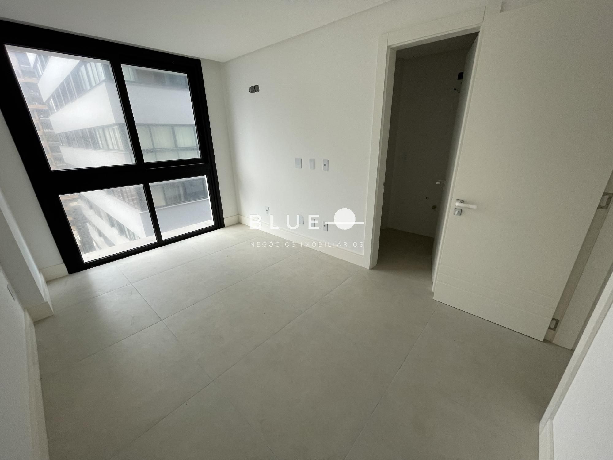 Apartamento à venda com 4 quartos, 214m² - Foto 17