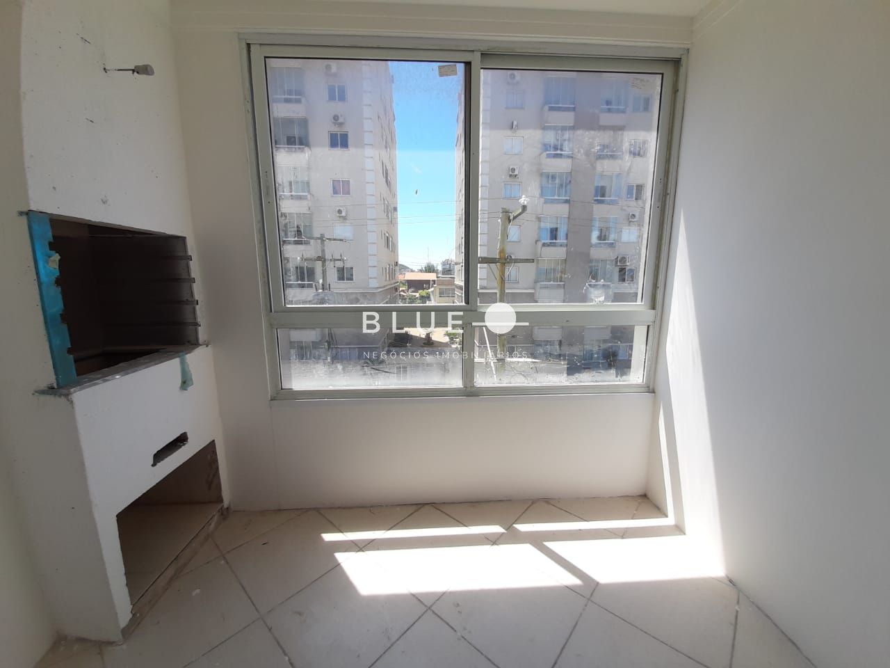 Apartamento à venda com 3 quartos, 87m² - Foto 2