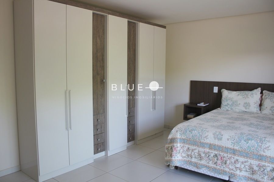 Casa à venda com 4 quartos, 190m² - Foto 15