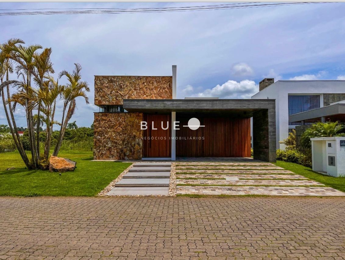 Casa em condomínio à venda  no Engenho Velho - Torres, RS. Imóveis
