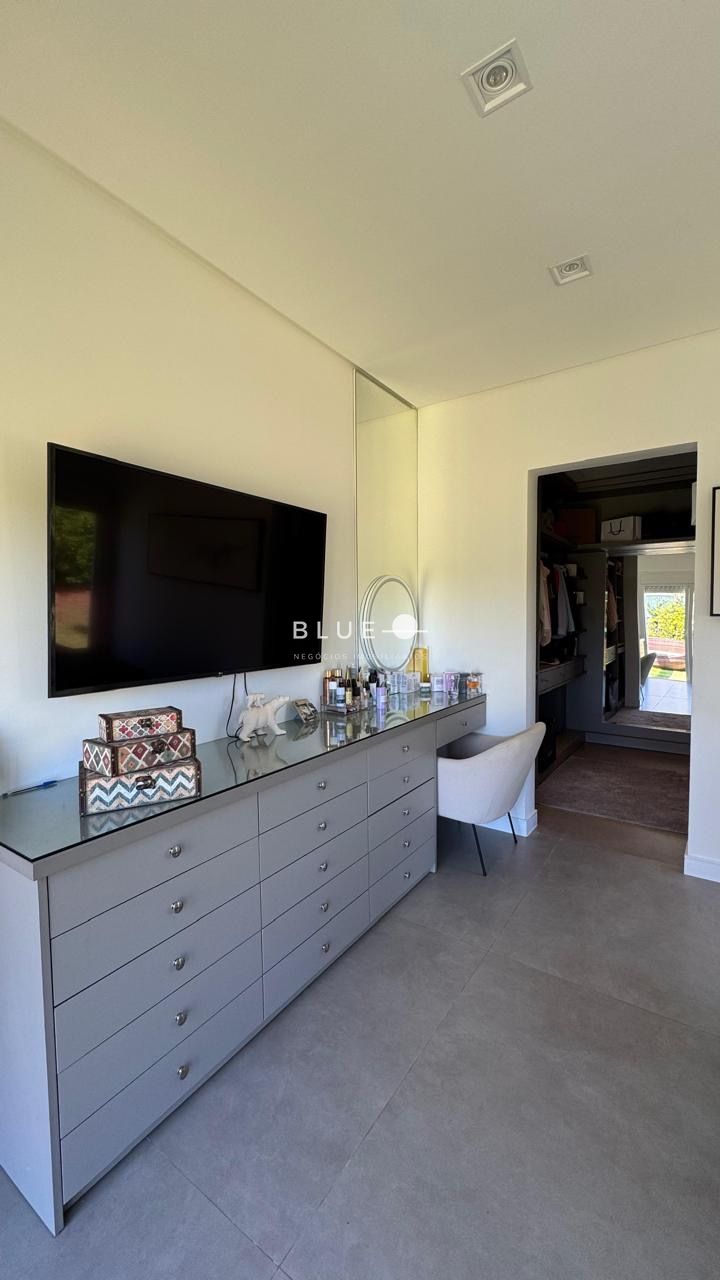 Casa de Condomínio à venda com 3 quartos, 226m² - Foto 13