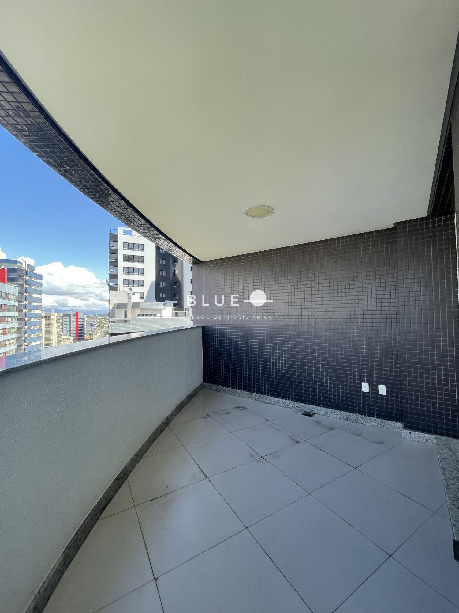 Apartamento à venda com 3 quartos, 200m² - Foto 18